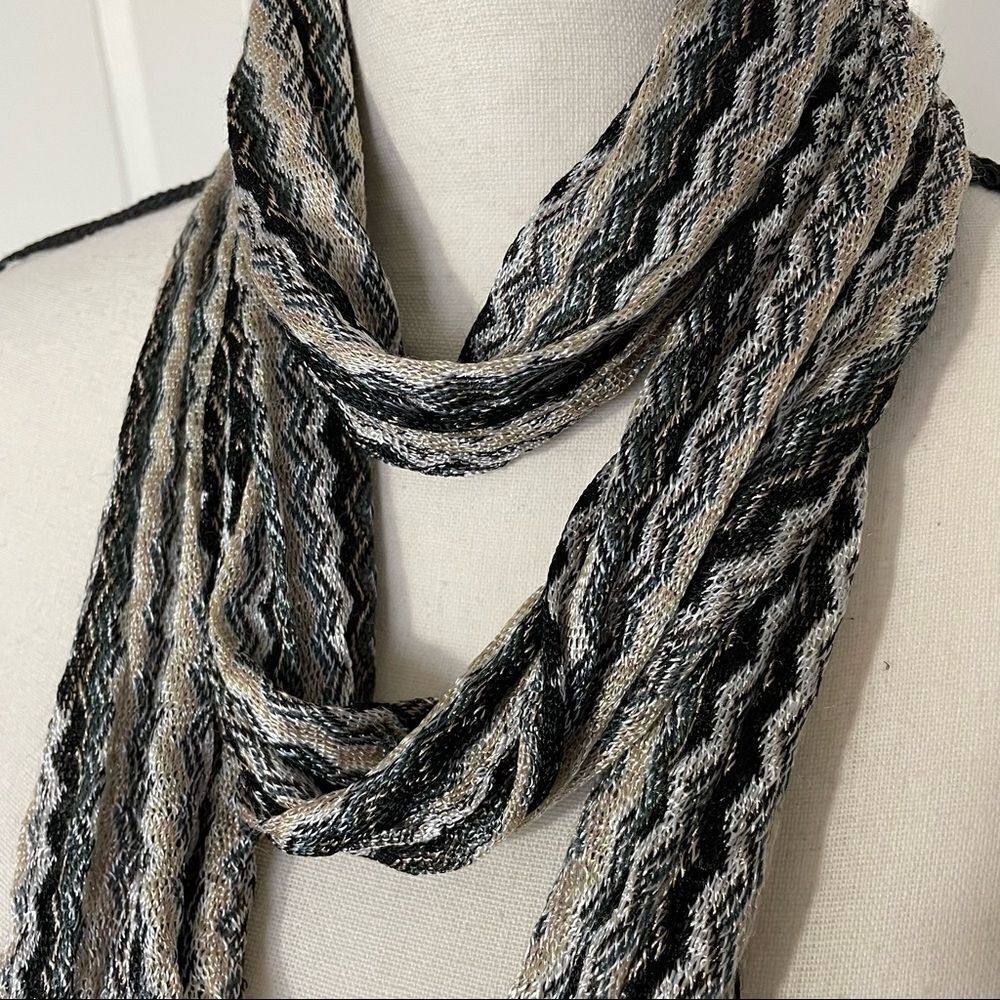 Zigzag Metallic Knit Long Thin Neutral Scarf with Fringe - Picture 7 of 7